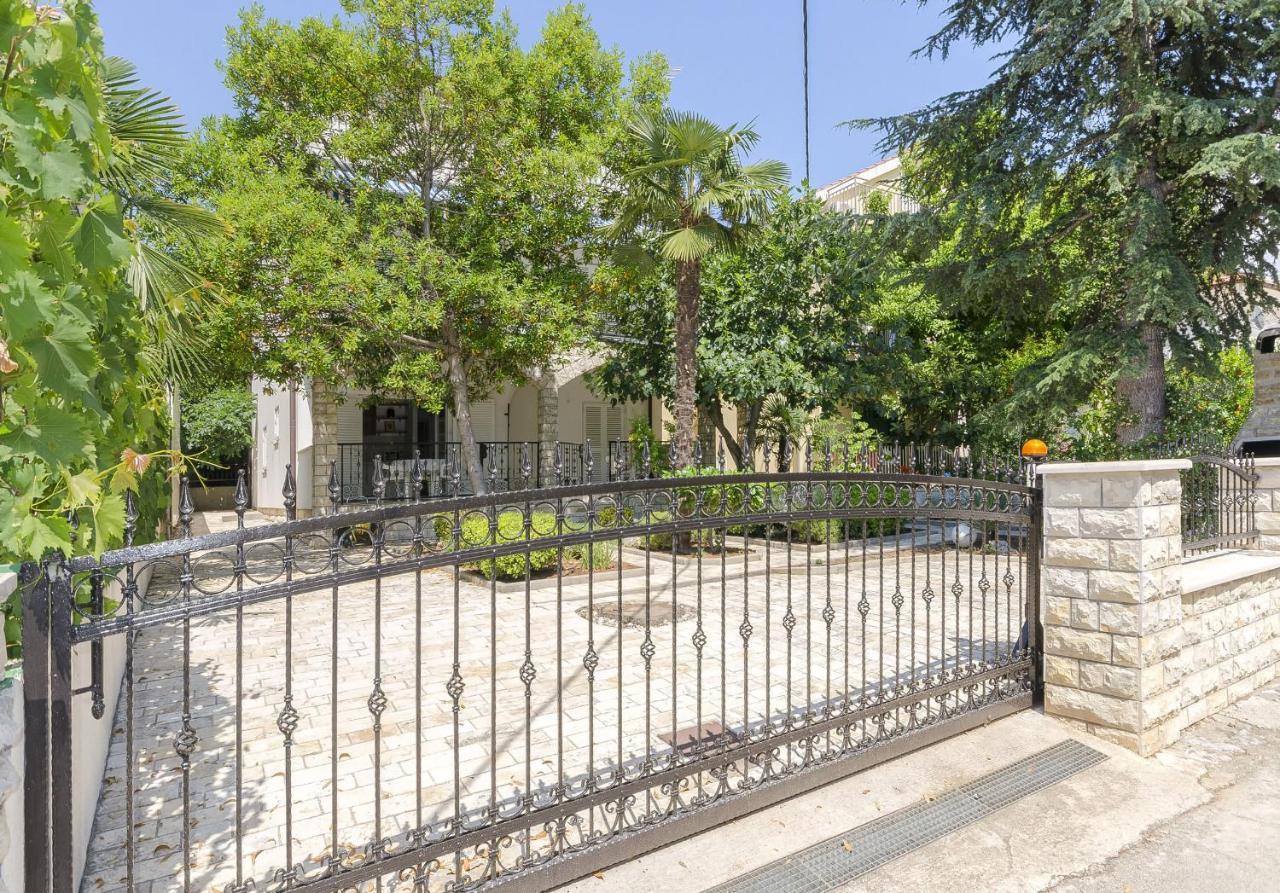 Apartments Karolina Vodice Exterior photo