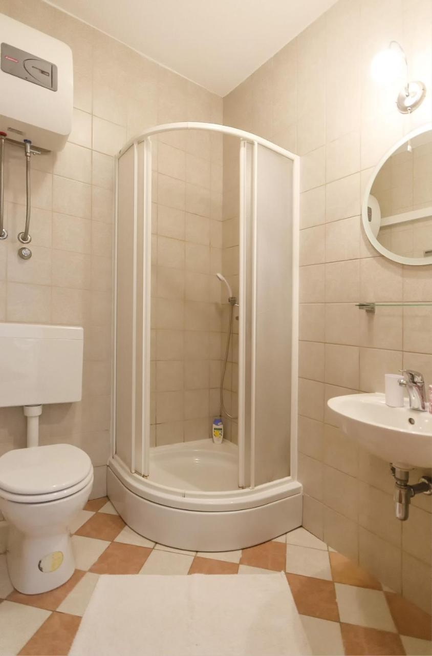 Apartments Karolina Vodice Exterior photo