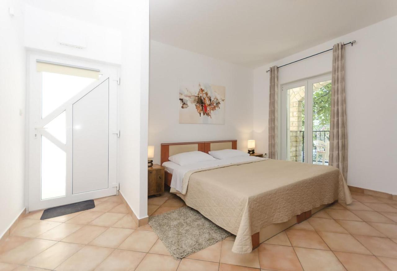 Apartments Karolina Vodice Exterior photo
